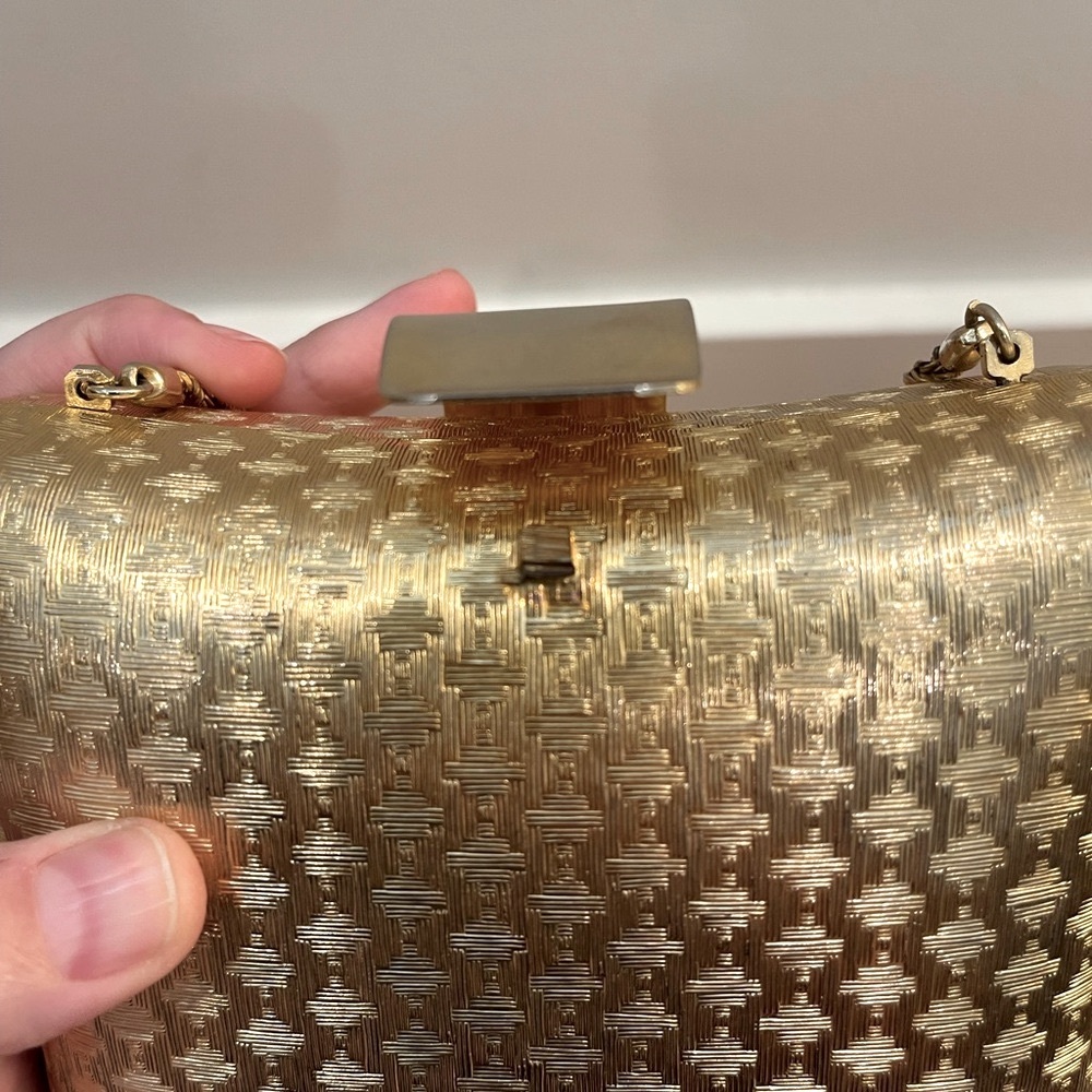Vintage 1960s Saks Fifth Avenue Original Hard Case Shoulder Bag in Gold - Picture 11 of 12